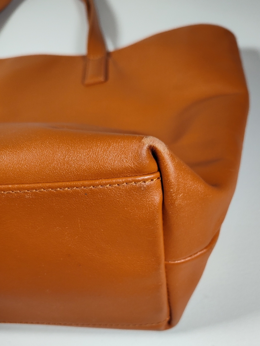 Quince Classic Italian Leather Tote in Cognac - Picture 5 of 16